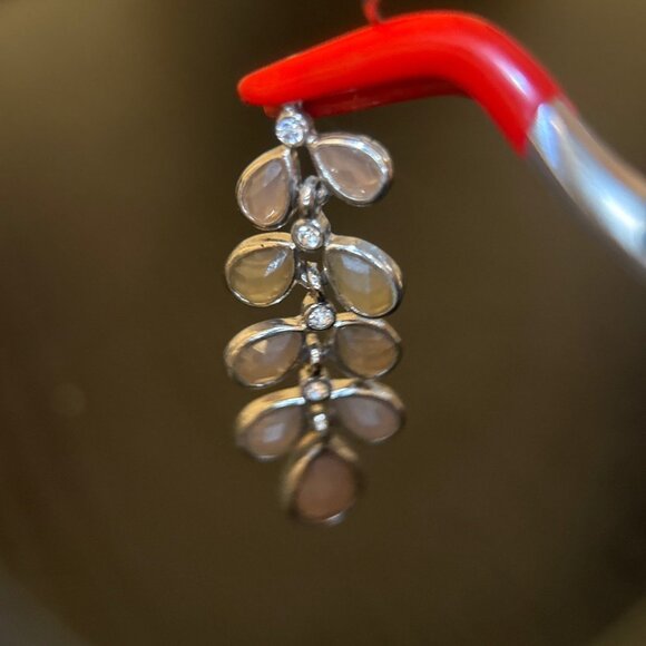 Leaf Like Cz Earrings - Picture 4 of 5